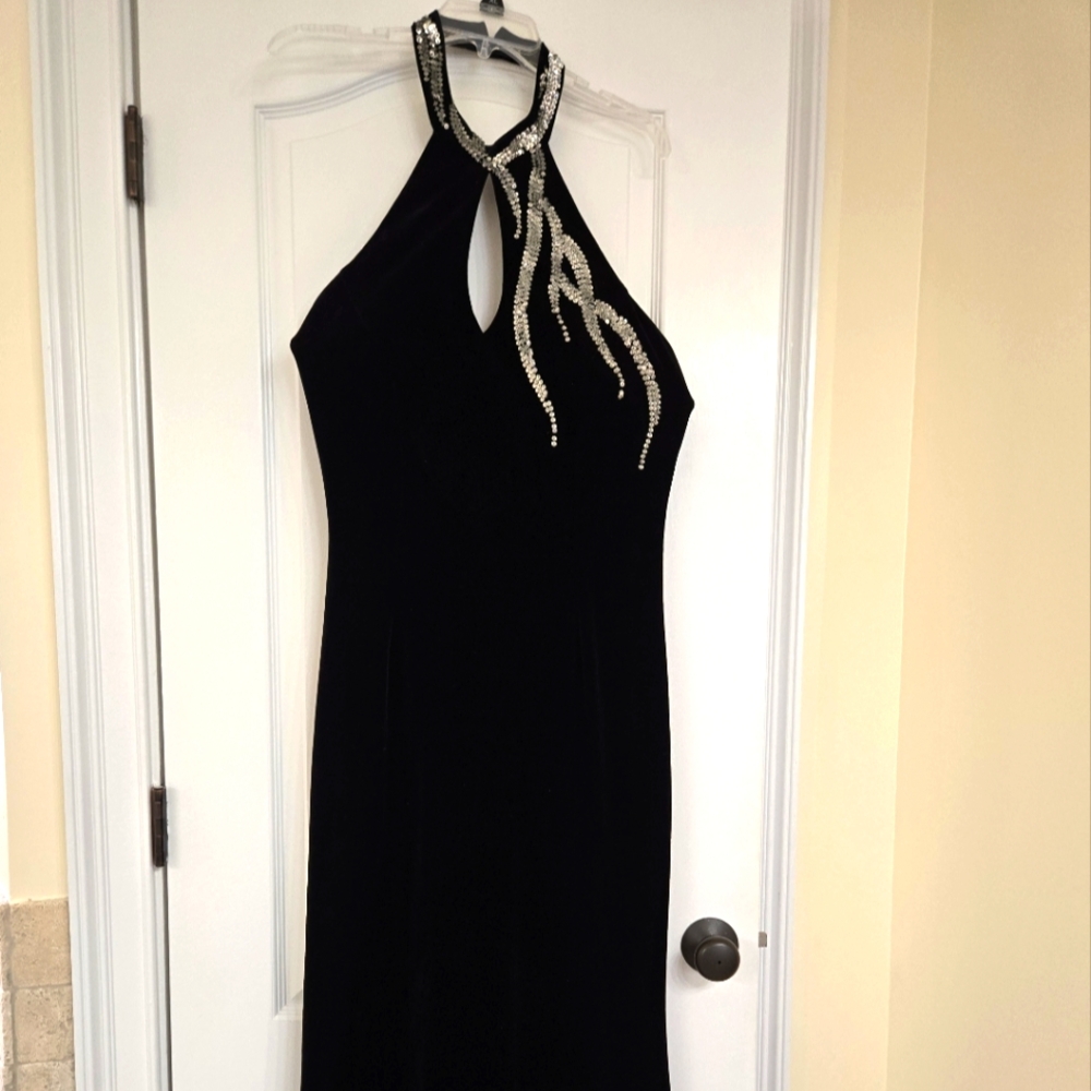 Elegant Formal Velvet Black Halter Dress